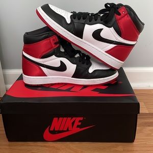 Wmns Air Jordan 1 Retro High ‘Satin Black Toe’